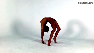 Extra Flexible Seductive Gymnast Raykina