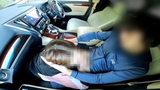 旦那とジムに来て 途中抜け出し不倫男とカーセックス